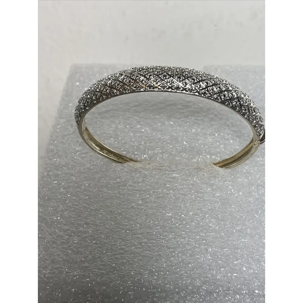 Unbranded vintage gold